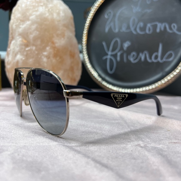 Pre-owned Prada Sunglasses - Picture 6 of 7